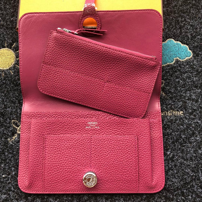 TOGO PASSPORT HOLDER 20 IN JAM PURPLE CALFSKIN