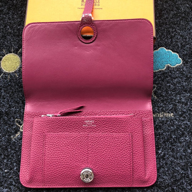 TOGO PASSPORT HOLDER 20 IN JAM PURPLE CALFSKIN