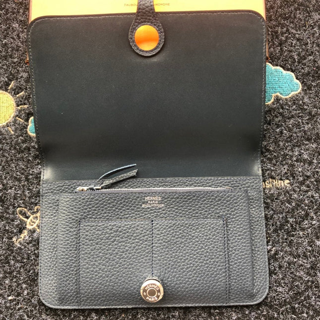 TOGO PASSPORT HOLDER 20 IN DARK GRAY CALFSKIN