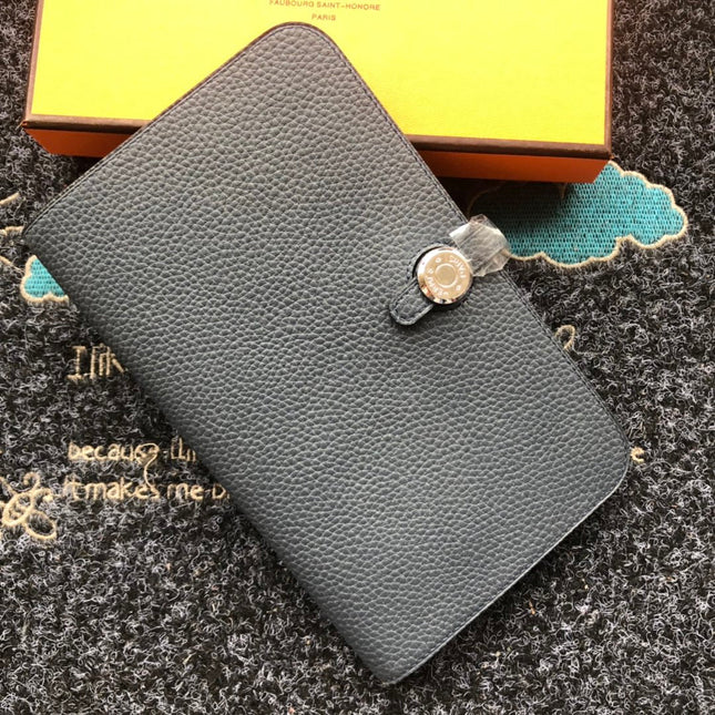 TOGO PASSPORT HOLDER 20 IN DARK GRAY CALFSKIN