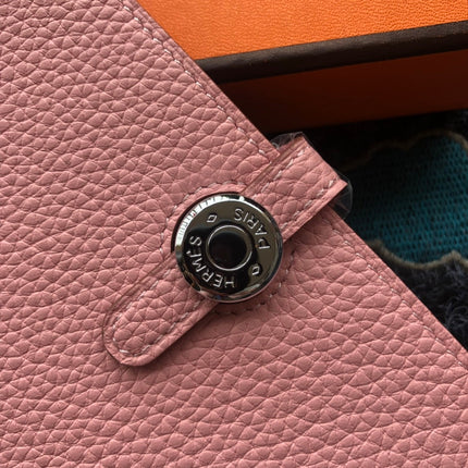 TOGO PASSPORT HOLDER 20 IN SALMON PINK CALFSKIN