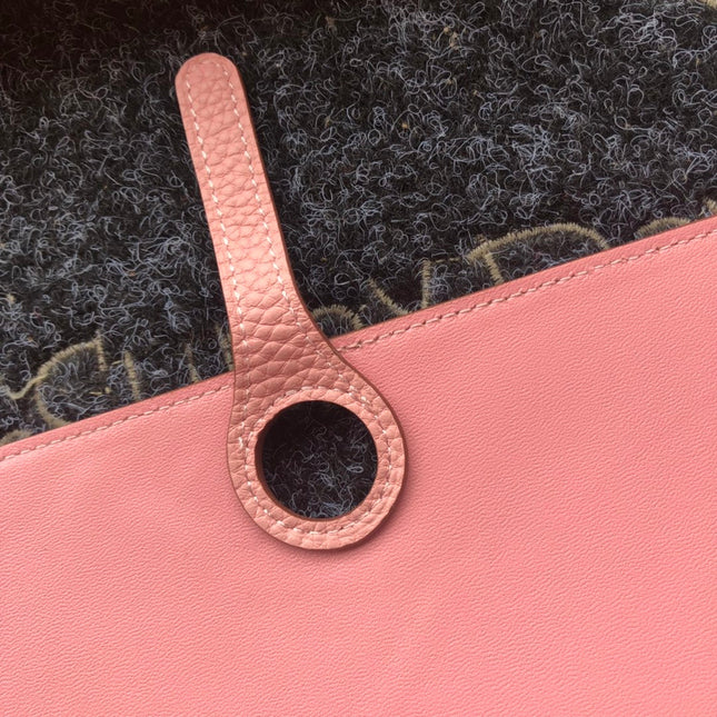 TOGO PASSPORT HOLDER 20 IN SALMON PINK CALFSKIN