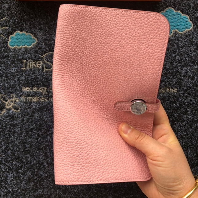 TOGO PASSPORT HOLDER 20 IN SALMON PINK CALFSKIN