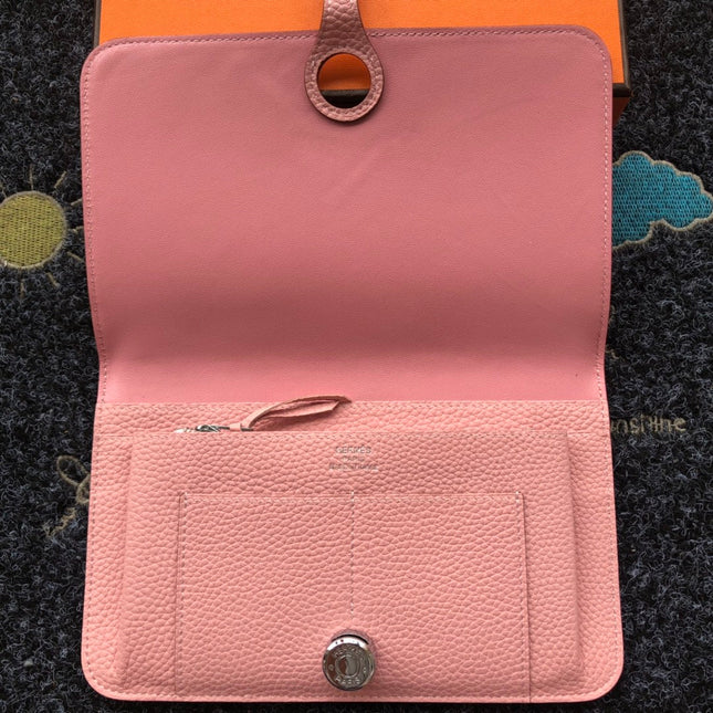 TOGO PASSPORT HOLDER 20 IN SALMON PINK CALFSKIN