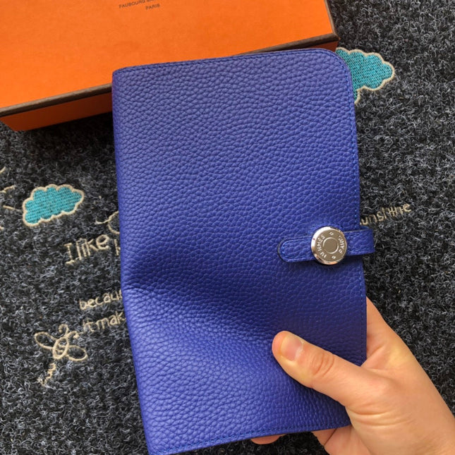 TOGO PASSPORT HOLDER 20 IN INDIGO BLUE CALFSKIN