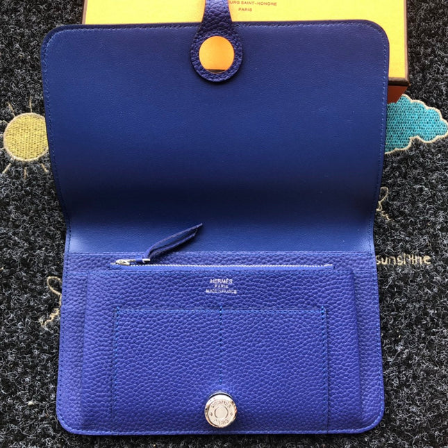 TOGO PASSPORT HOLDER 20 IN INDIGO BLUE CALFSKIN