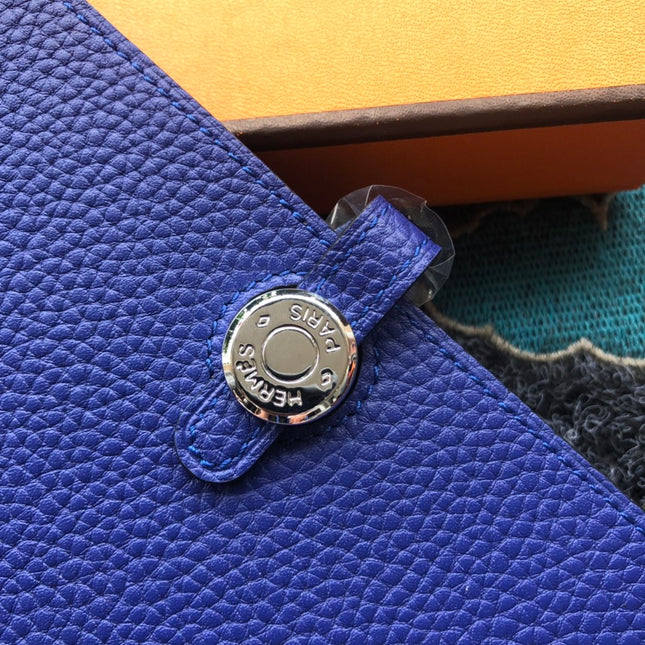 TOGO PASSPORT HOLDER 20 IN INDIGO BLUE CALFSKIN
