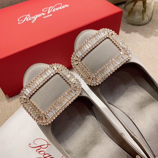 TROMPETTE PUMPS IN TAUPE SILK CRYSTAL BUCKLE