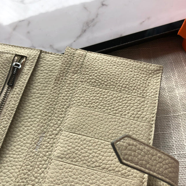 BEARN LONG 17 WALLET IN BEIGE CREAM EPSOM LEATHER