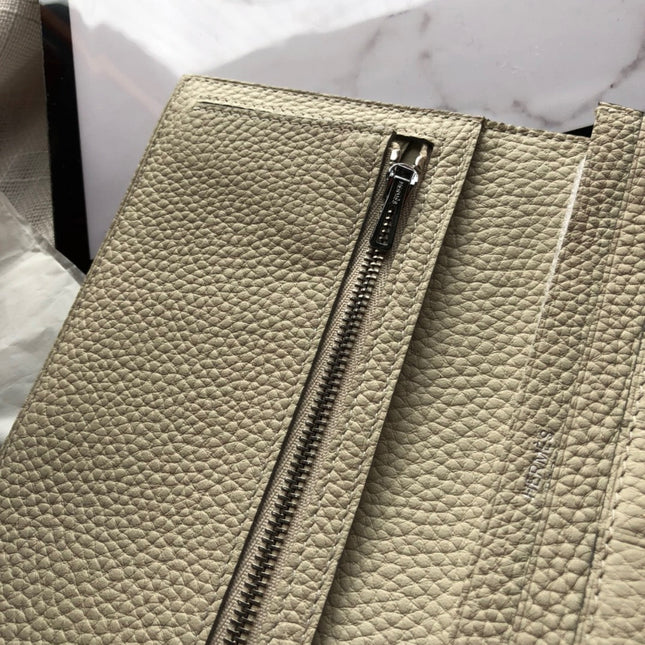 BEARN LONG 17 WALLET IN BEIGE CREAM EPSOM LEATHER