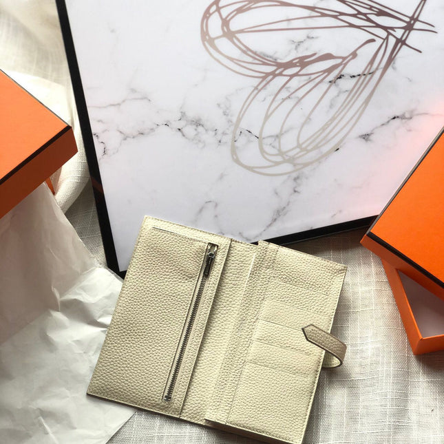 BEARN LONG 17 WALLET IN BEIGE CREAM EPSOM LEATHER