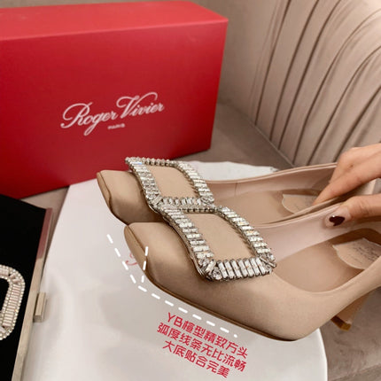 TROMPETTE PUMPS IN BEIGE SILK CRYSTAL BUCKLE