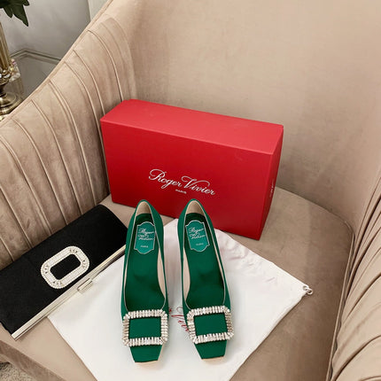 TROMPETTE PUMPS IN GREEN SILK CRYSTAL BUCKLE