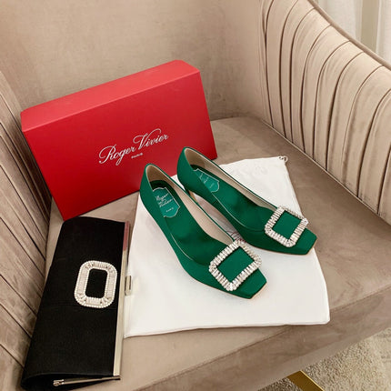 TROMPETTE PUMPS IN GREEN SILK CRYSTAL BUCKLE