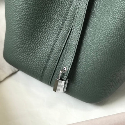 picotin lock 22 grass green togo shw