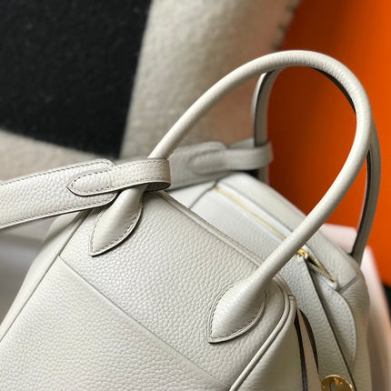 HM LINDY 26 BAG CREAM CALFSKIN