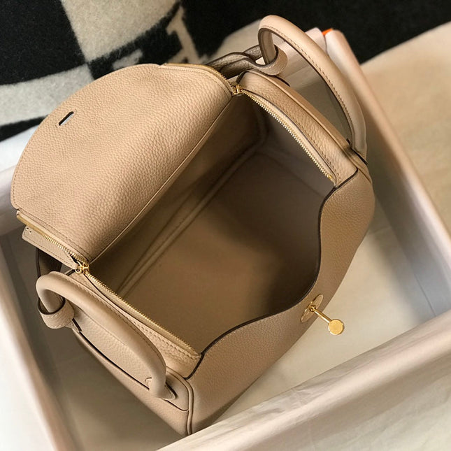 HM LINDY 26 BAG BEIGE CALFSKIN