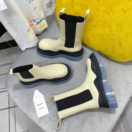 TIRE CHELSEA BOOT IN BLACK MIX BISQUE BEIGE CALFSKIN WITH STEEL BLUE SOLE