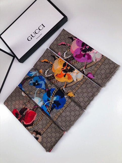 GUCCI 25S SCARF 140 IN CASHMERE 740371