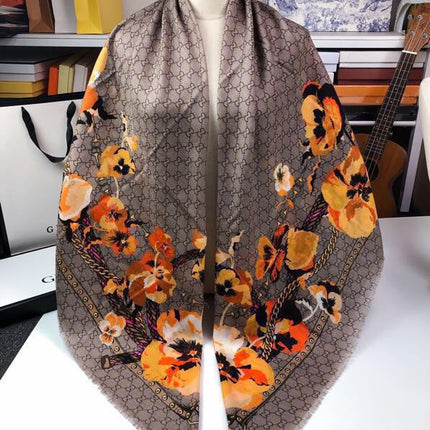 GUCCI 25S SCARF 140 IN CASHMERE 740372