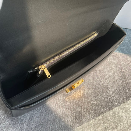 CHAIN SHOULDER BAG CLAUDE 33 IN BLACK CALFSKIN GOLD HARDWARE