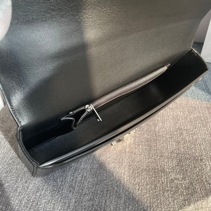 CHAIN SHOULDER BAG CLAUDE 33 IN BLACK CALFSKIN SILVER HARDWARE