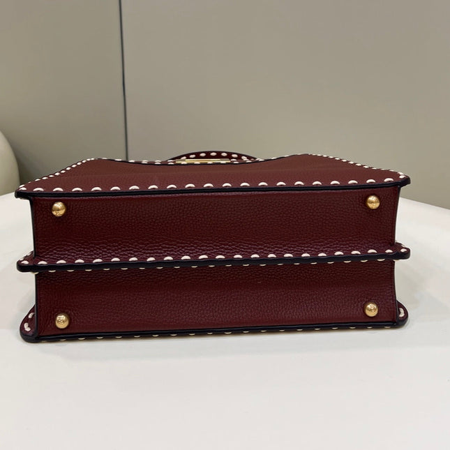 PEEKABOO ISEEU 33 IN SANGRIA RED GRAINED CALFSKIN GOLD HARDWARE