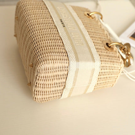LADY 24 HANDBAG IN WHITE OBLIQUE JACQUARD AND BEIGE WICKER
