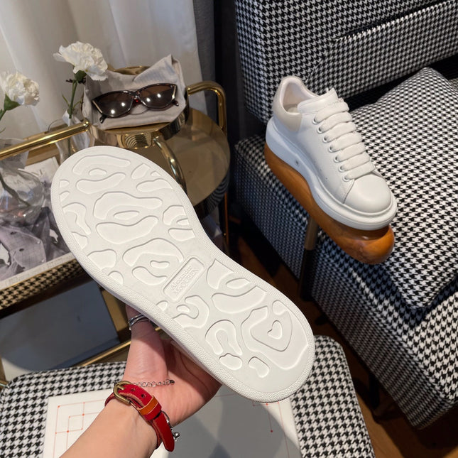 OVERSIZED SNEAKERS IN WHITE CALFSKIN WITH RUBBER HEEL TAB