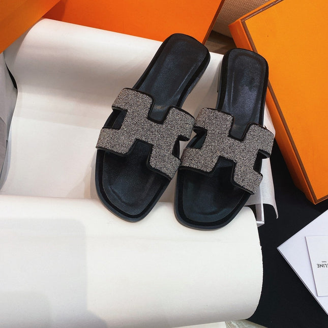 0ran Sandal Caviar Black Leather