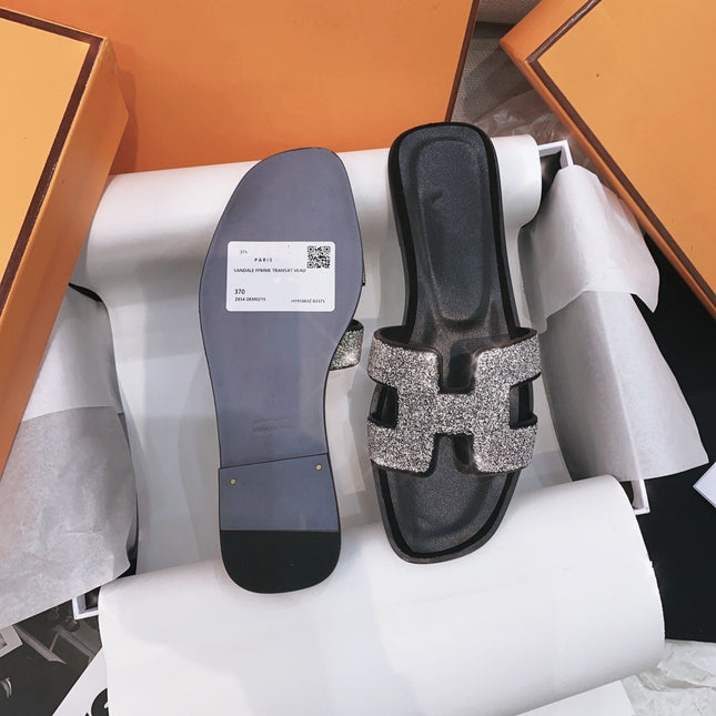 0ran Sandal Caviar Black Leather