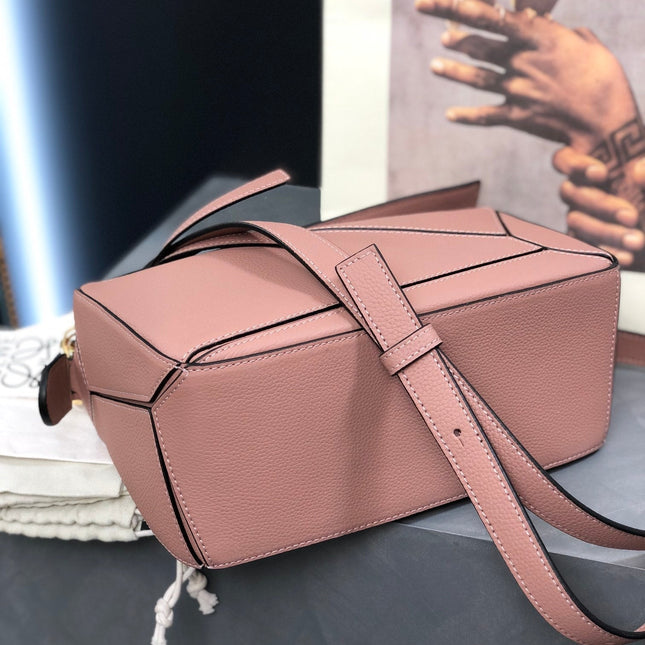 SMALL PUZZLE 24 BAG IN CLASSIC LIGHT PINK CALFSKIN