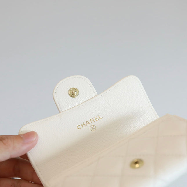 CC FLAP CARD HOLDER 11.3 WHITE GRAINED CALFSKIN GOLD ICON