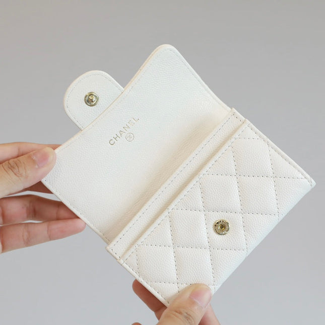CC FLAP CARD HOLDER 11.3 WHITE GRAINED CALFSKIN GOLD ICON
