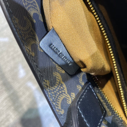 TRIOMPHE  32 BLACK IN PATTERN CALFSKIN