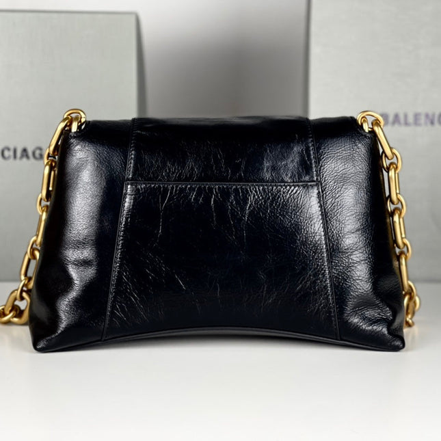 DOWNTOWN SHOULDER BAG 29 IN BLACK WAXED SHEEPSKIN GOLD HARDWARE