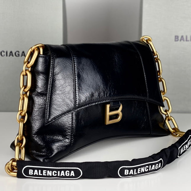 DOWNTOWN SHOULDER BAG 29 IN BLACK WAXED SHEEPSKIN GOLD HARDWARE