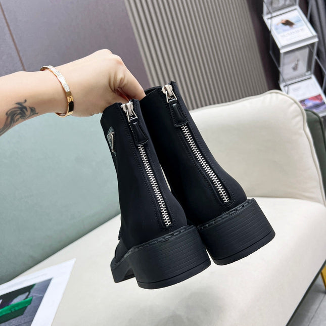 LACE-UP ANKLE BOOTS IN BLACK DENIM AND SHEEPSKIN LINING