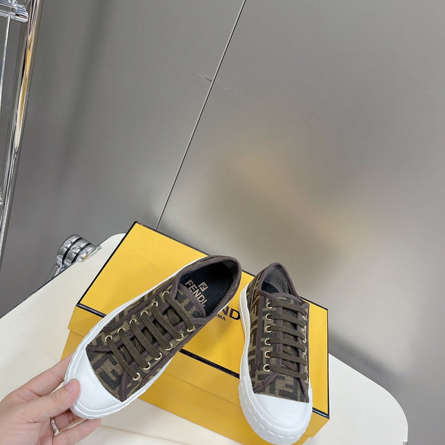 FENDI DOMINO MOTIF LOW-TOP SNEAKERS IN BROWN CANVAS