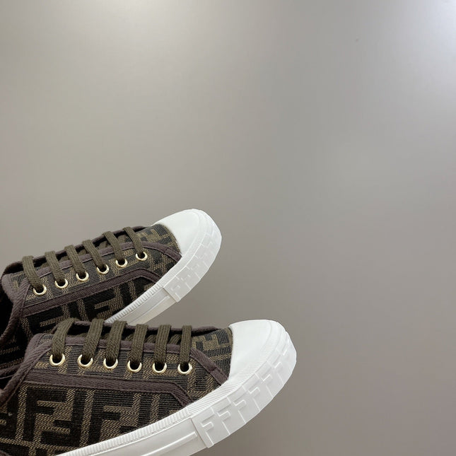 FENDI DOMINO MOTIF LOW-TOP SNEAKERS IN BROWN CANVAS
