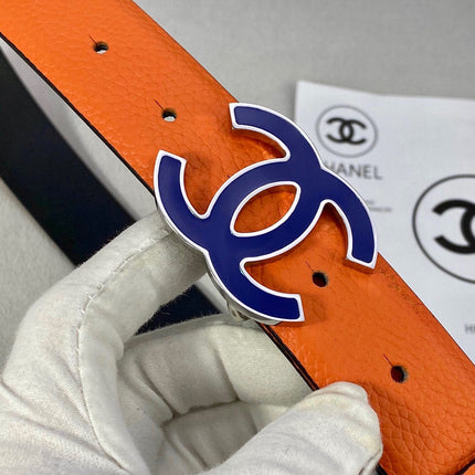 CC 30MM BELT IN FIRE ORANGE GRAINED CALFSKIN WITH NAVY BLUE METAL LOGO