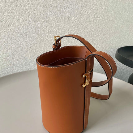 TRIOMPHE 25 BUCKET BAG CINNAMON BROWN CALFSKIN