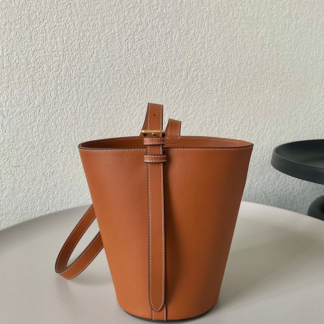 TRIOMPHE 25 BUCKET BAG CINNAMON BROWN CALFSKIN