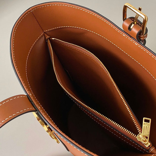 TRIOMPHE 25 BUCKET BAG CINNAMON BROWN CALFSKIN
