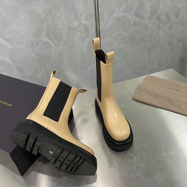 LUG CHELSEA BOOT IN CAMEL BEIGE CALFSKIN