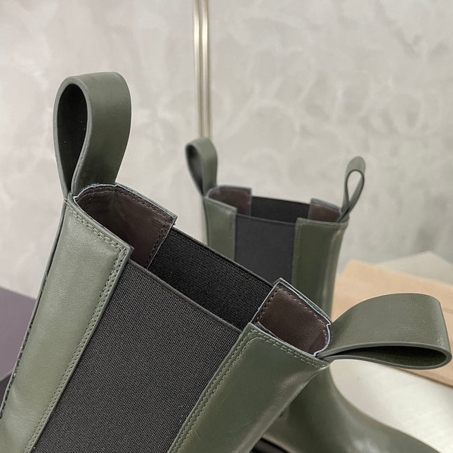LUG CHELSEA BOOT IN ARMY GREEN CALFSKIN