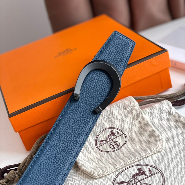 HM LUCK BELT BUCKLE & REVERSIBLE BLACK AND NAVY BLUE LEATHER STRAP 38MM