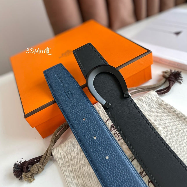 HM LUCK BELT BUCKLE & REVERSIBLE BLACK AND NAVY BLUE LEATHER STRAP 38MM
