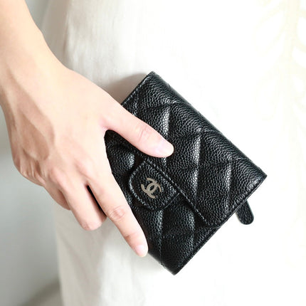 CC FLAP CARD HOLDER 11.5 BLACK GRAINED CALFSKIN SILVER ICON