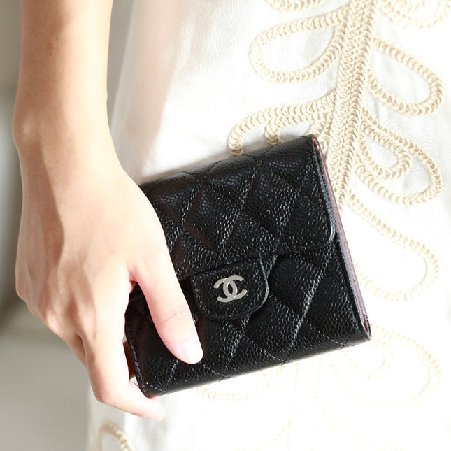 CC FLAP CARD HOLDER 11.5 BLACK GRAINED CALFSKIN SILVER ICON